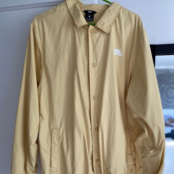 Nike Tops - Nike sb wind breaker